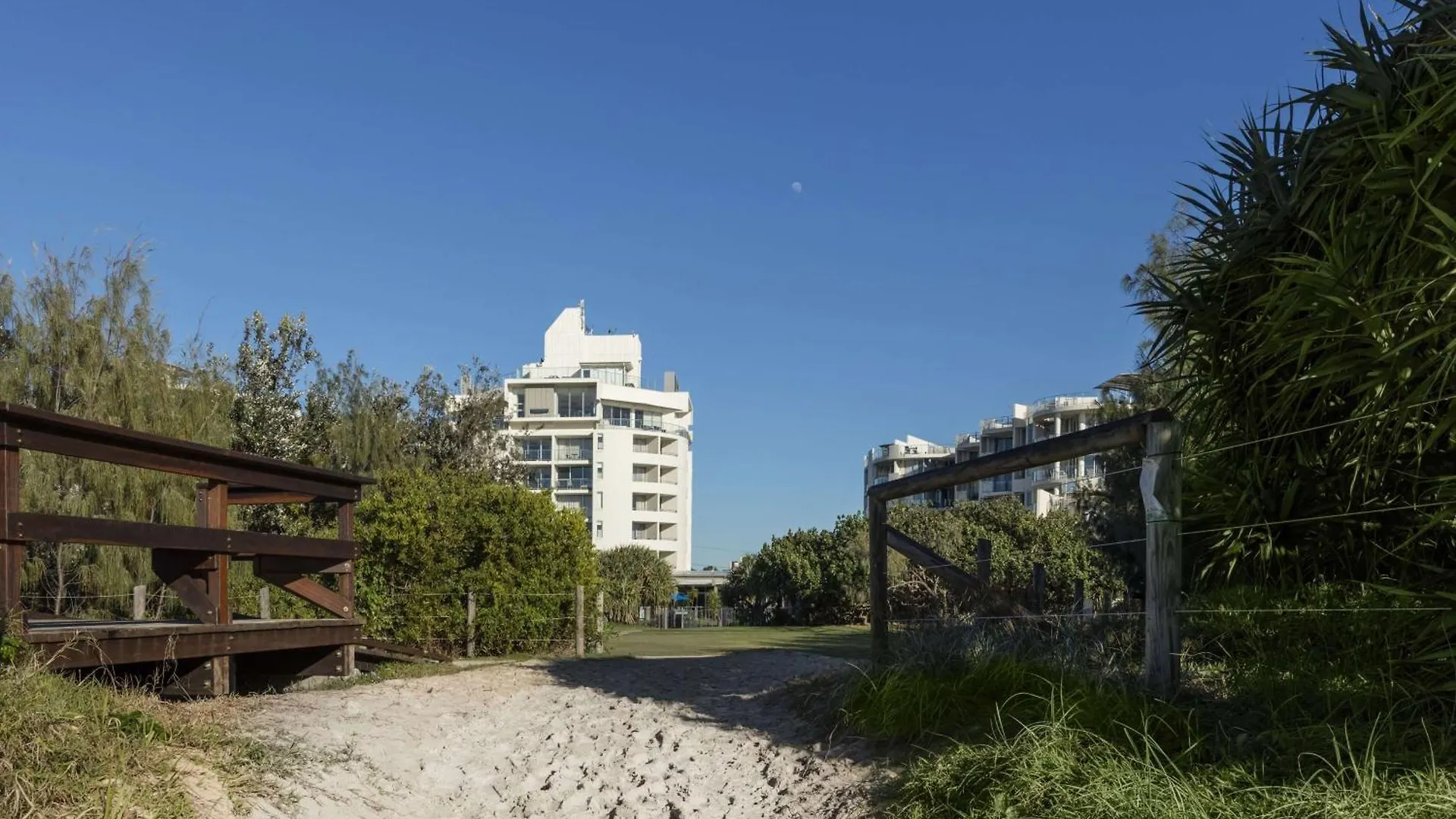 Ramada By Wyndham Marcoola Beach 4*,  Австралия