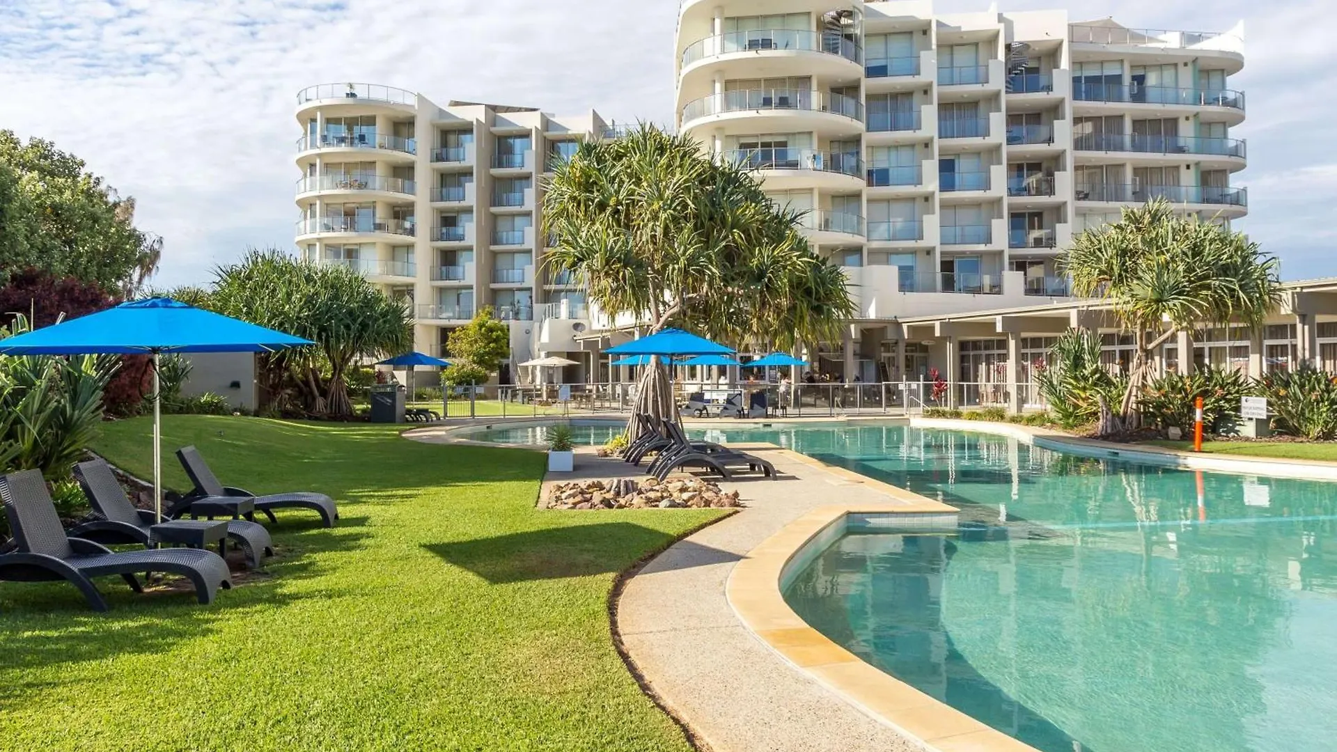 Ramada By Wyndham Marcoola Beach Курортный комплекс